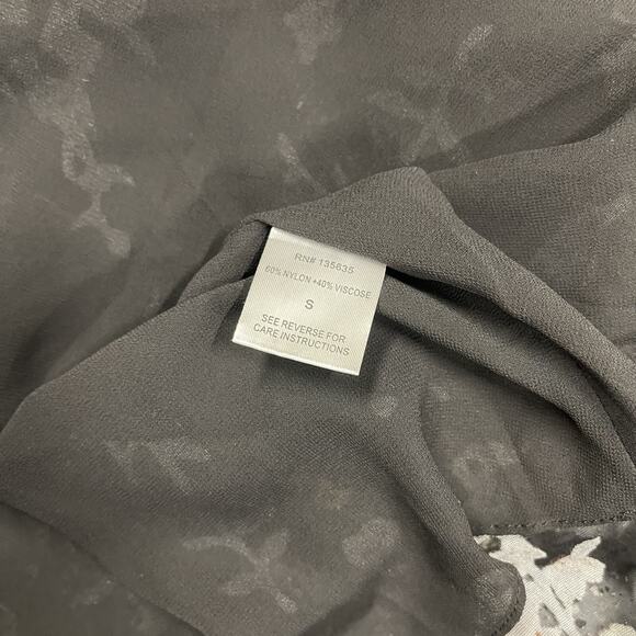 Love Sam Cold Shoulder Floral Top Blouse Size Small Black - Picture 6 of 6